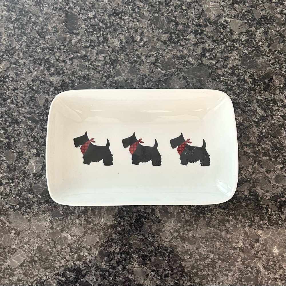 Stylish Ceramic Dish with Black and Red Scottie Design